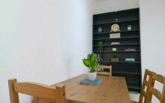 Comfortable Apartment in West End