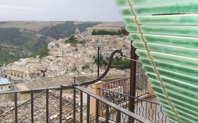 Finestre Su Ibla