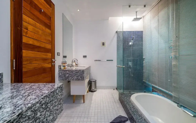 Parinda Villa in Naka Hills