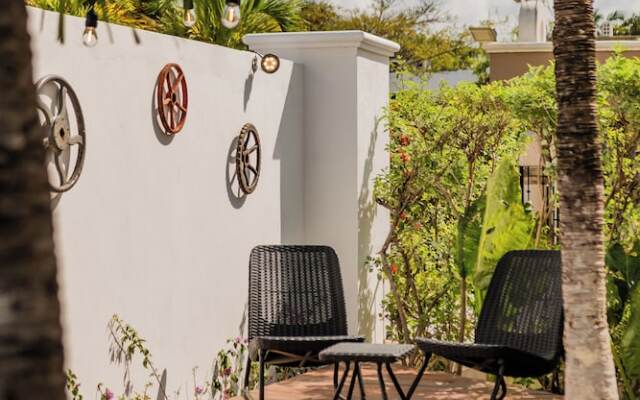 Casa Aluxes Guesthouse