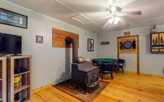 Cowboy Cabin on Stanley Creek