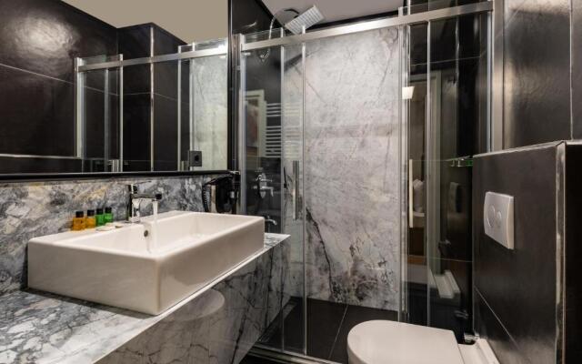 Sala Suites
