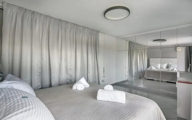 South Blue Sea View Apartment