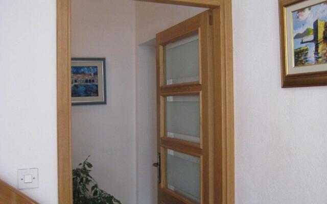 Apartments And Rooms Artemida