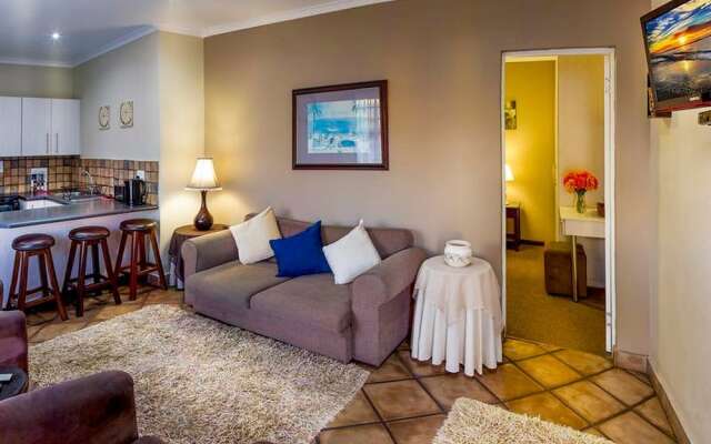 Guest Lodge, Double bed and Sofa bed max 4 Guests, Near Port Elizabeth