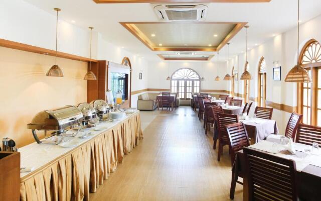 Esha Heritage Inn
