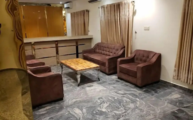 Majesty Realm Hotel