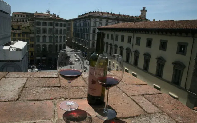 Duomo Apartment Incredible Location!