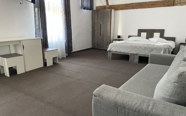 Cristian Inn