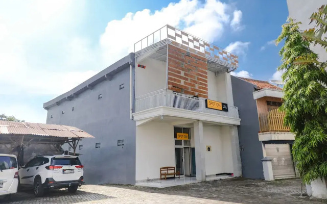 Spot On 2723 Gatsu Kost