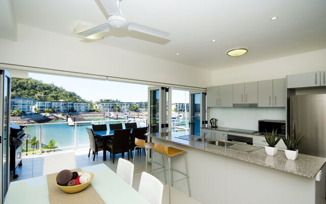 Beachside Magnetic Harbour