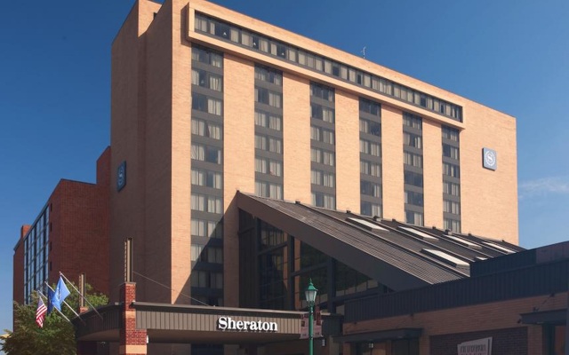 Sheraton Pittsburgh Hotel at Station Square