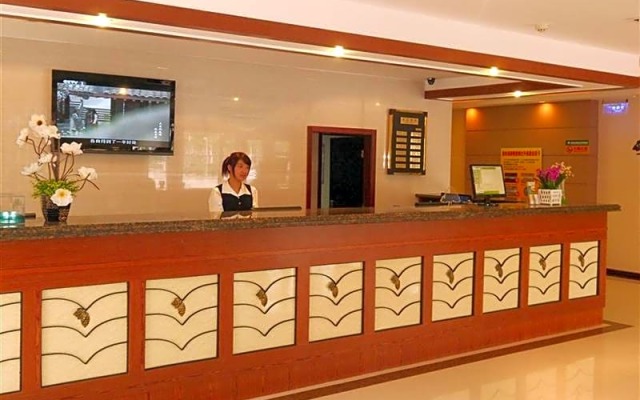 Greentree Inn Suzhou Taicang Baolong Square Express Hotel