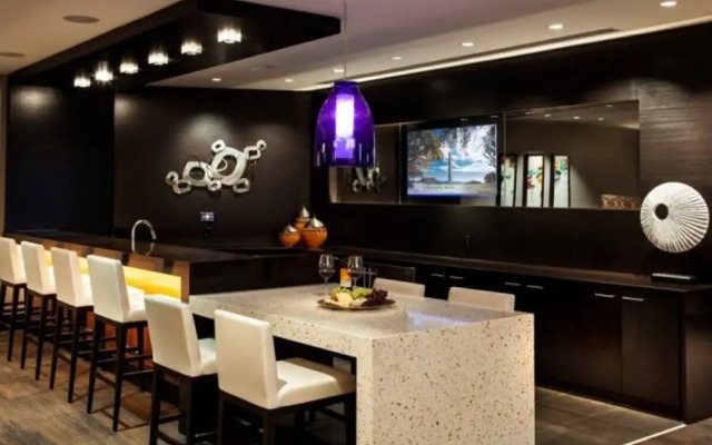 Fantastic 2BR Condo with Gym