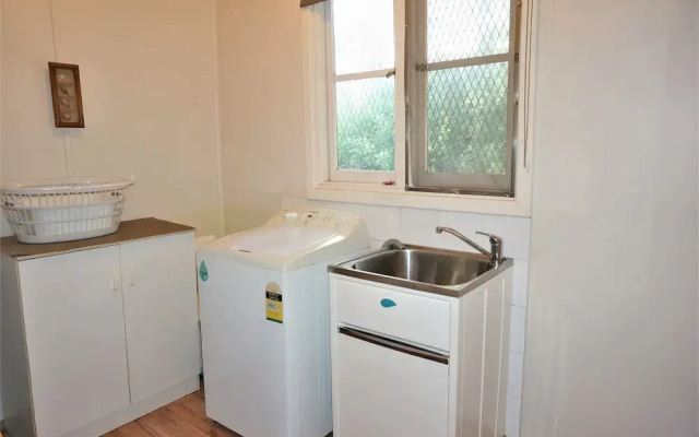 Getaway Villas Unit 3 - 3 Bedroom Self-Contained Villa with a Deck