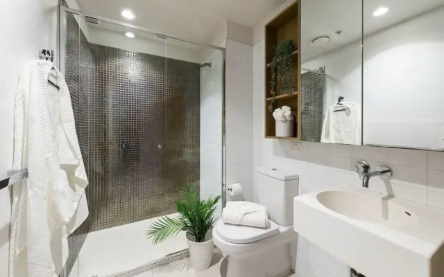 A Comfy 2BR Apt Near Melbourne Central, City Views