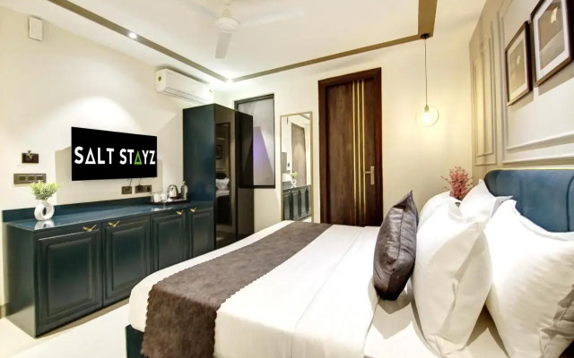Saltstayz Premier – Galleria Market Road & Sector 27