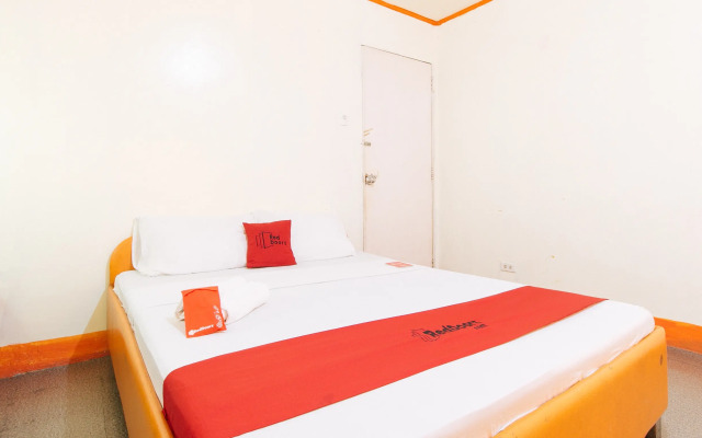 RedDoorz near East Avenue Medical Center