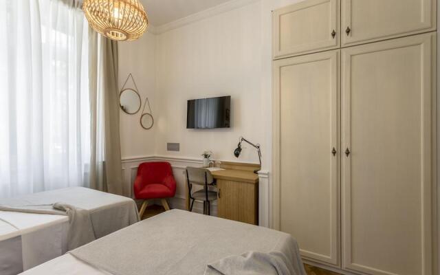 Evala luxury rooms with pool and garden