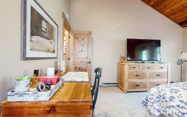Snowcreek I #47 4 Bedroom Condo