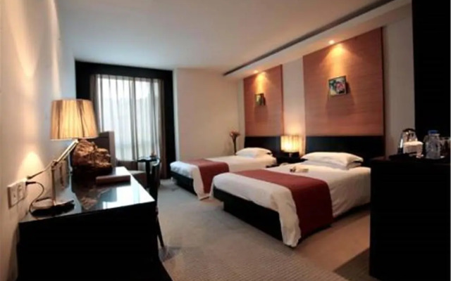 Hundred Centuries Hotel