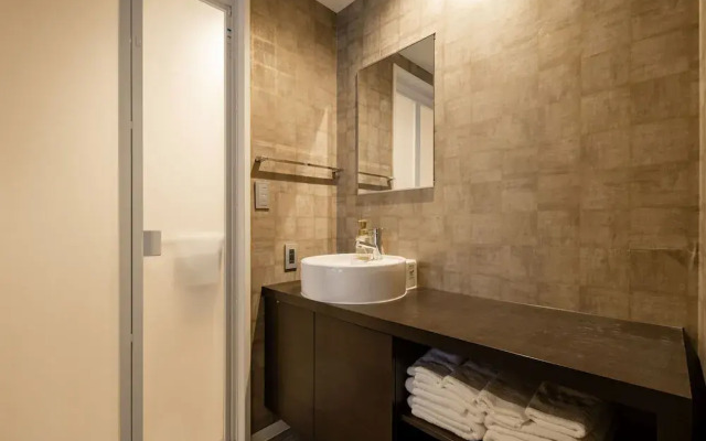 GRAND BASE Mojiko Ekimae