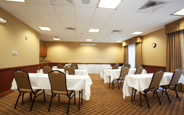 Holiday Inn Express & Suites Goodland