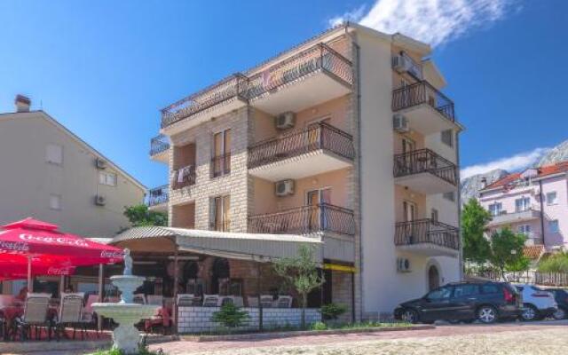 Apartmani Sutic & Restaurant San