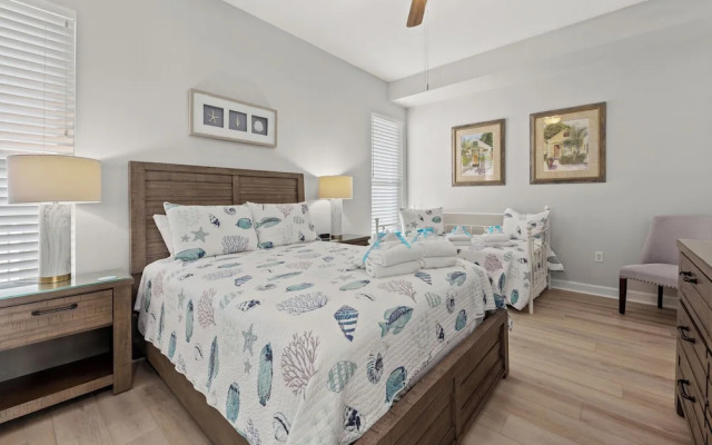 Newly Renovated! Breathtaking Views! Fourth Floor! Pools! Grill! Beach Chairs