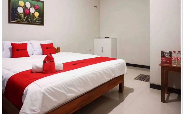 RedDoorz near Kampung Inggris Pare