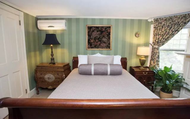 Ivy Lodge Bed & Breakfast