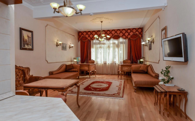 Aristocratic Sofia Studio Apartment Next to Cathedral