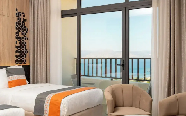 Diamond Palm Hotel & Resort