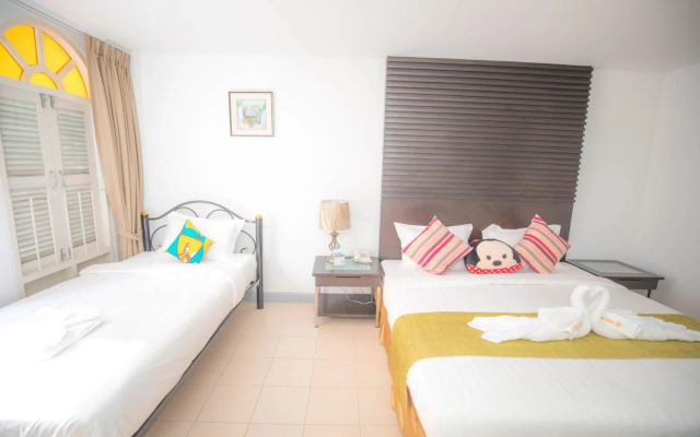 Patong Sino House