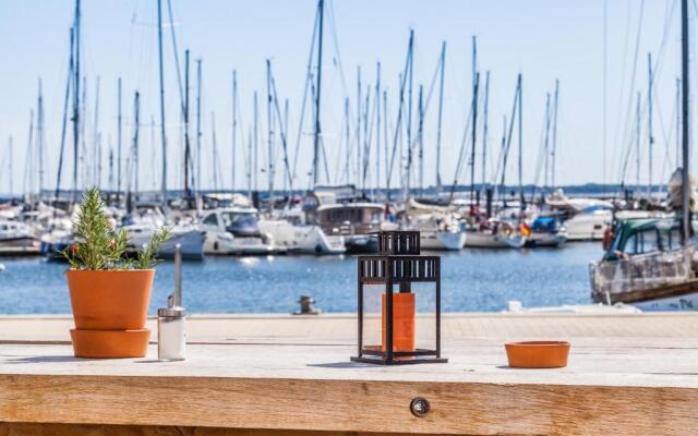 Ferienhaus Fur 8 Personen Mit Kamin & Terrasse