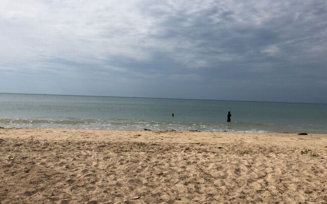 Baan Must Sea