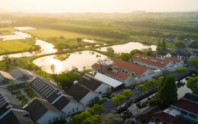 Jiangnan House  Yangcheng Lake
