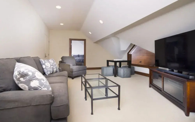 Bachelor Gulch Village by Vail Resorts