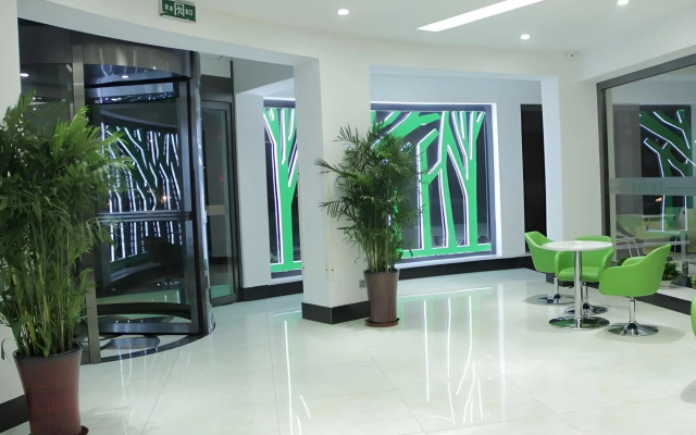 Vatica TianJin JingHai District Bus Station Home World Plaza Hotel