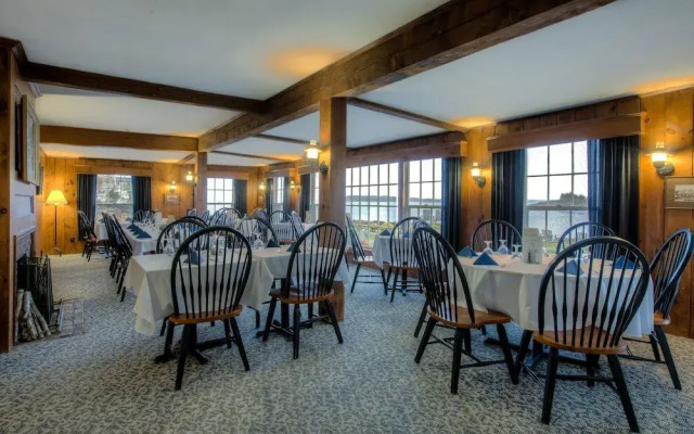 Bluebird Ocean Point Inn