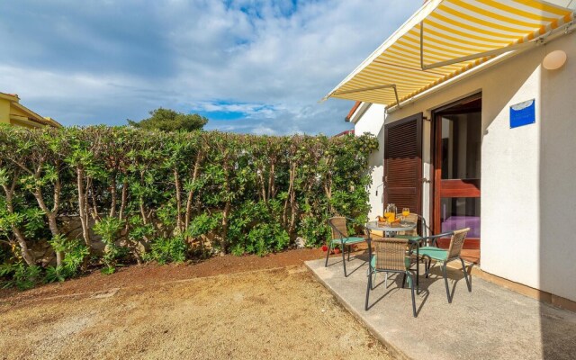 Beautiful Apartment in Vir With Wifi