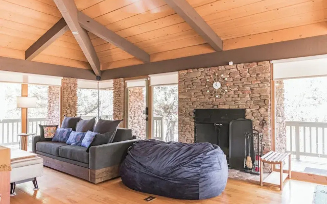 Glass House Elk Rim Pine