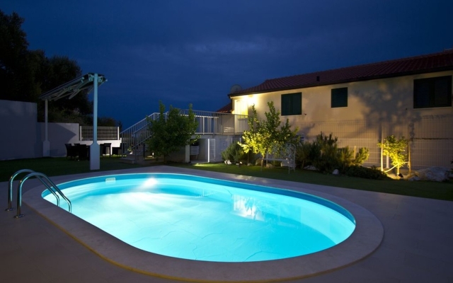 Holiday house Miho - with pool : Omis, Riviera Omis