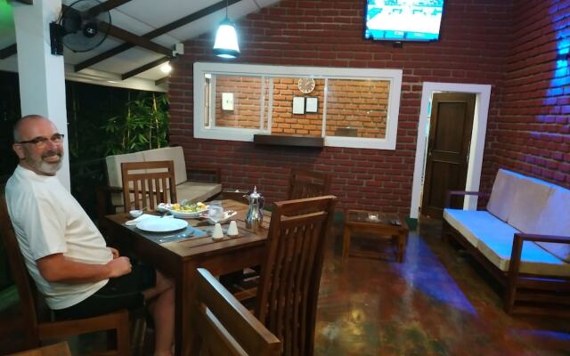 Sigiriya Cashew Palace Resort