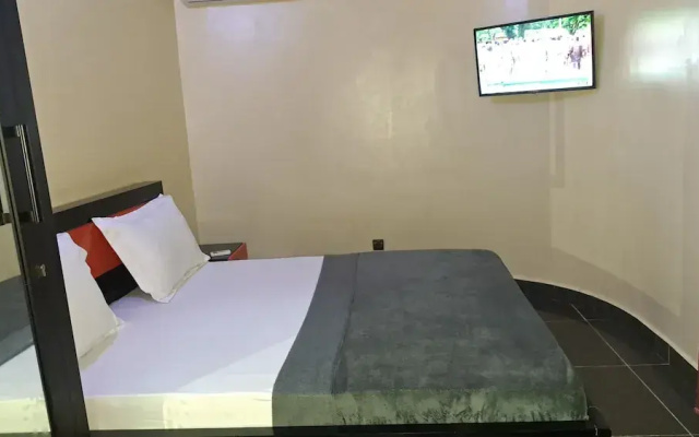 Room-economy Double Bed in Royal Blue Gu