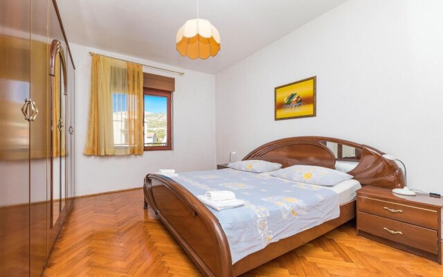 Amazing Apartment in Trogir With 2 Bedrooms and Wifi