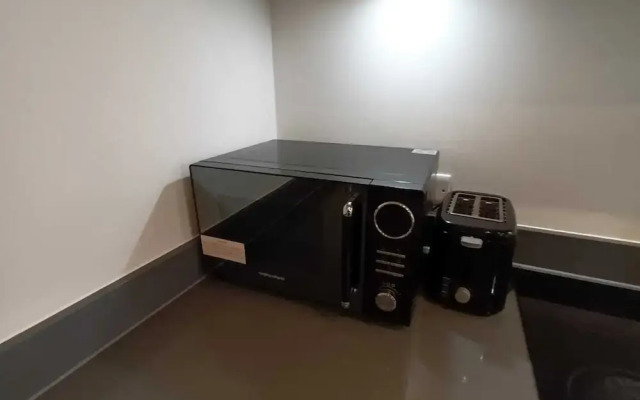 Broad St - 1 Bedroom - 1 Bathroom - Free Parking