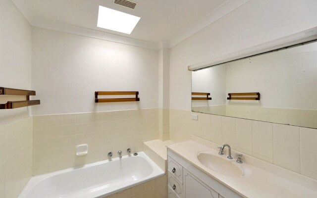 The Crest, Unit 5/6-8 Tomaree Road