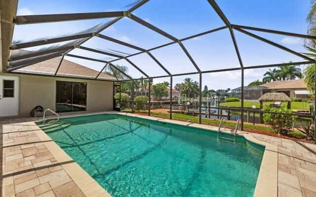 Sunset Palms Dockside Retreat