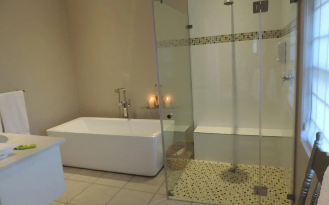 Milkwood Lodge - Hermanus